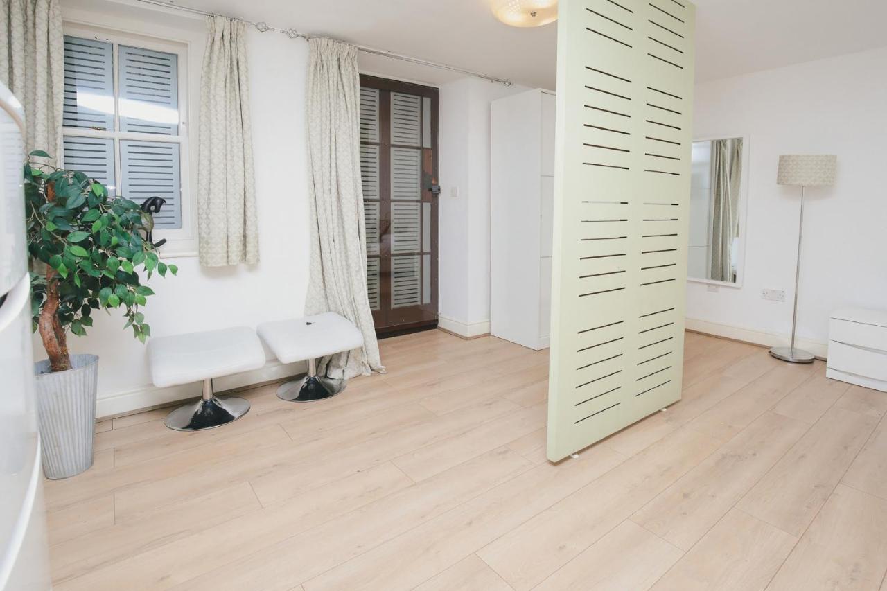 Cambridge City Studios By Payman Club Extérieur photo